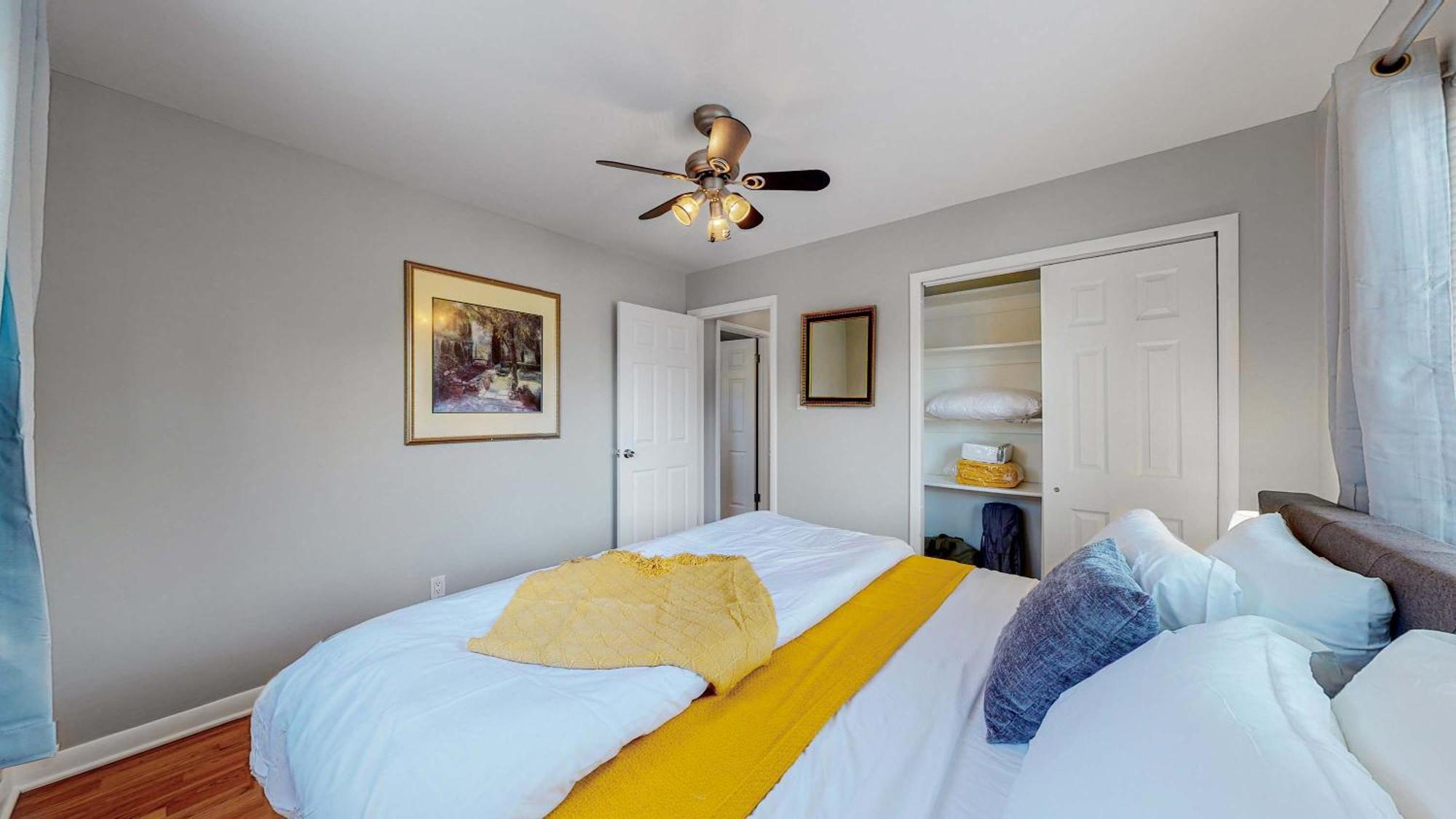 Great Two Bedroom Family Spot With Convenient Access To Downtown Holiday home *